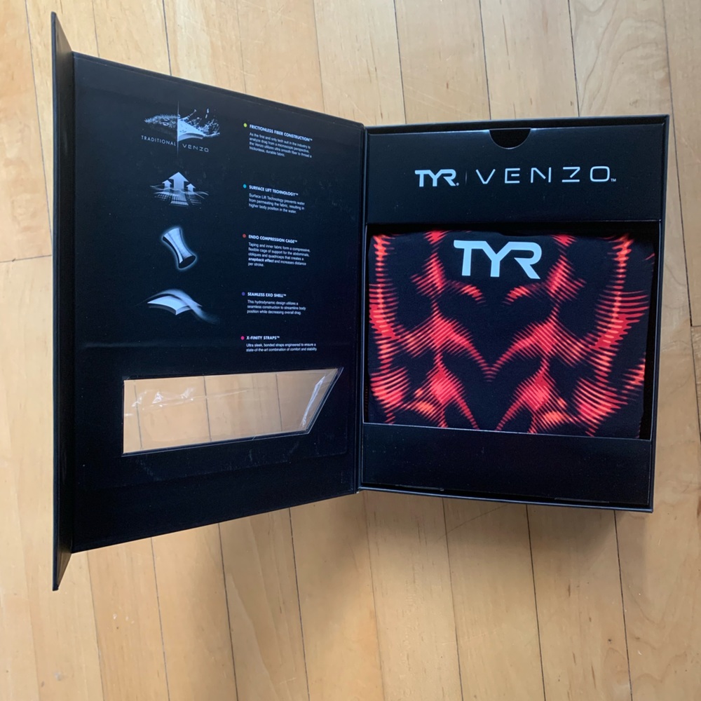 Venzo tech suit 29 NIB